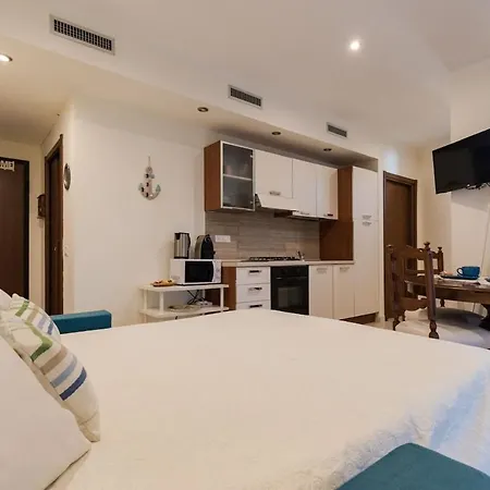 Confortevole Con Posto Auto Gratuito E Wifi