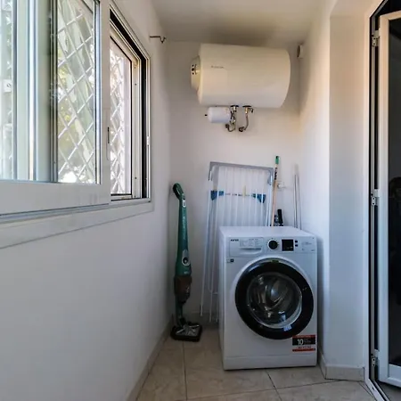 Confortevole Con Posto Auto Gratuito E Wifi Apartment *