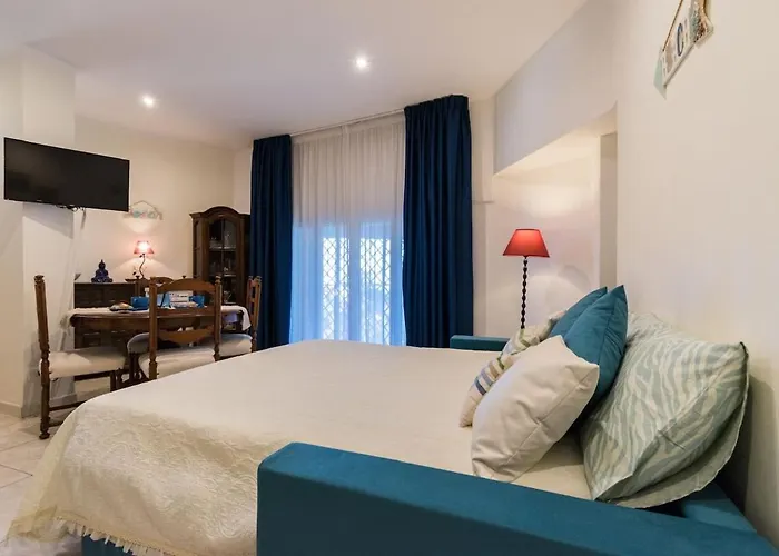 Confortevole Con Posto Auto Gratuito E Wifi