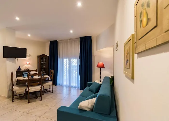 Confortevole Con Posto Auto Gratuito E Wifi * サンレモ