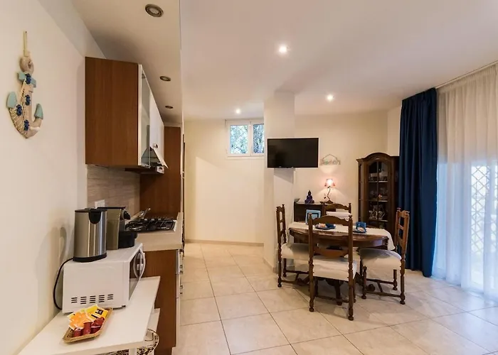 Confortevole Con Posto Auto Gratuito E Wifi アパート